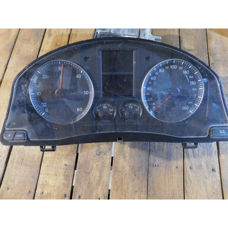 Панель приладів 1K0920851B. VW GOLF 5.