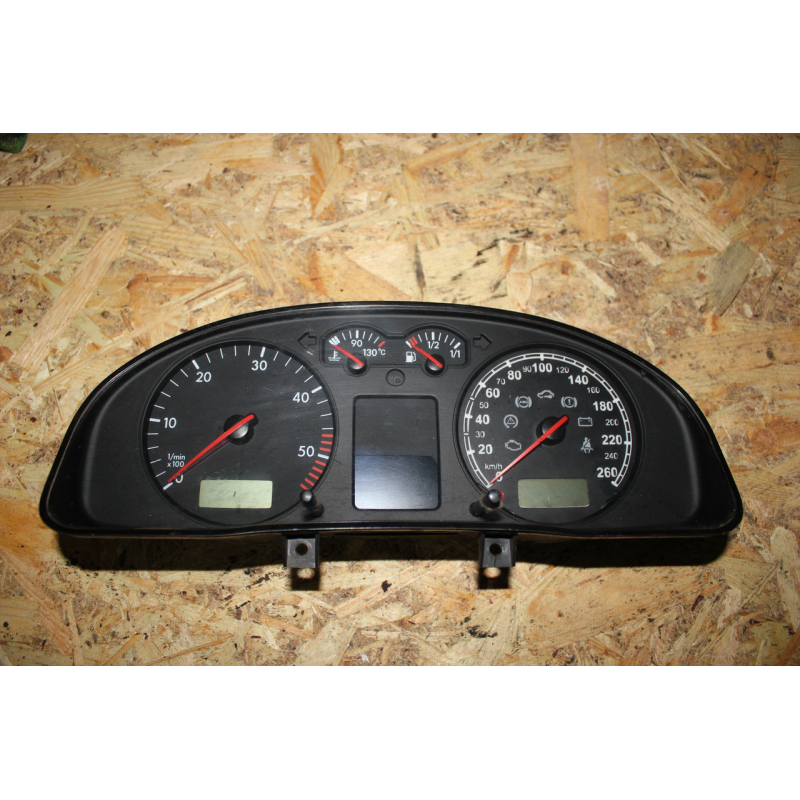 Панель приладів Volkswagen Passat B5 3B0 920 920 A
