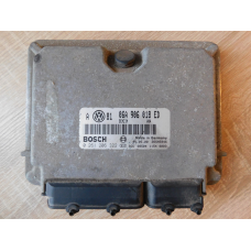 Блок керування двигуном VW GOLF 4.  06A906018ED.