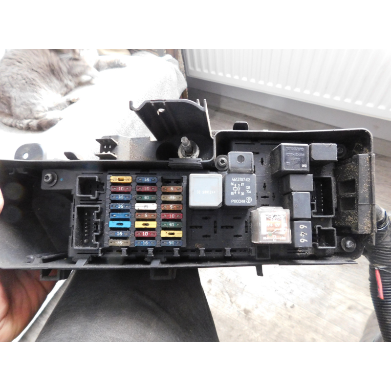 Блок запобіжників VOLVO S60. S80. V70. XC70. 9494210.