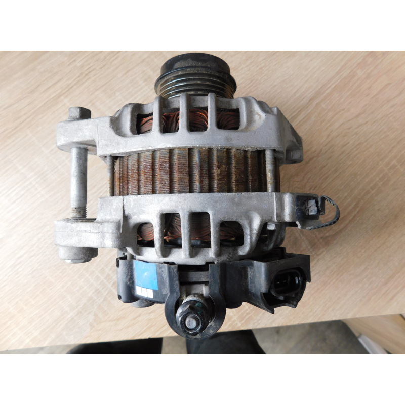 Генератор HYUNDAI  I-20.  37300-03600. 13.5V.  90A.