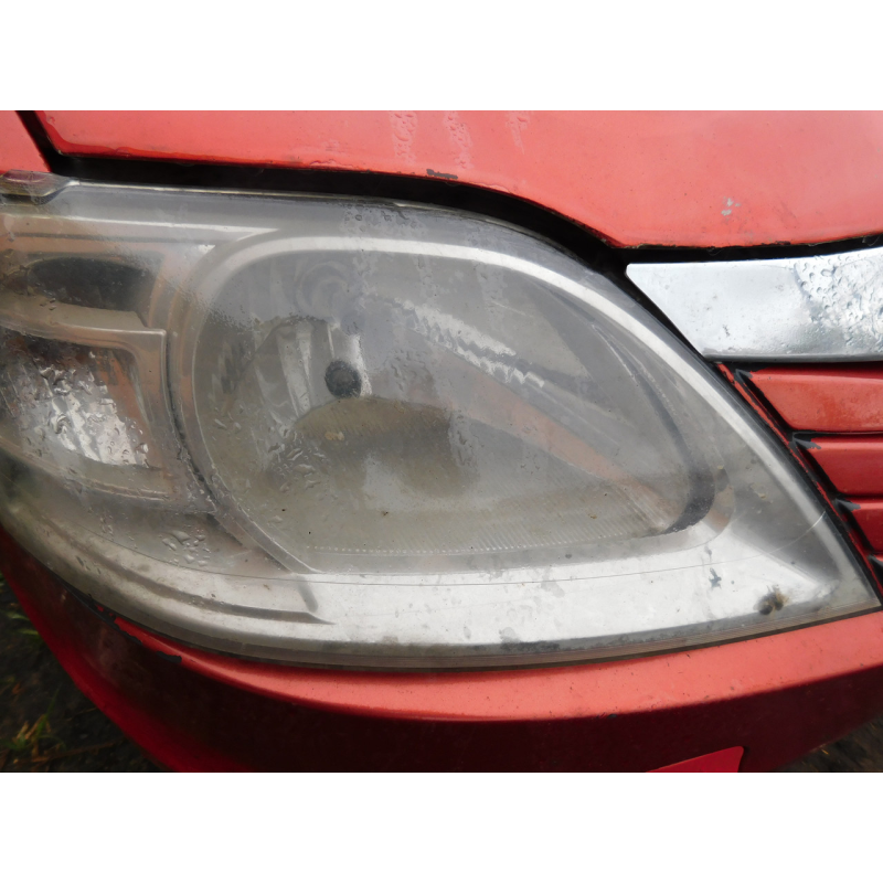 Фара передня права RENAULT LOGAN.