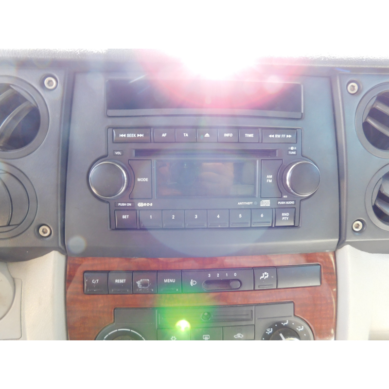 Магнітола штатна  JEEP COMMANDER.