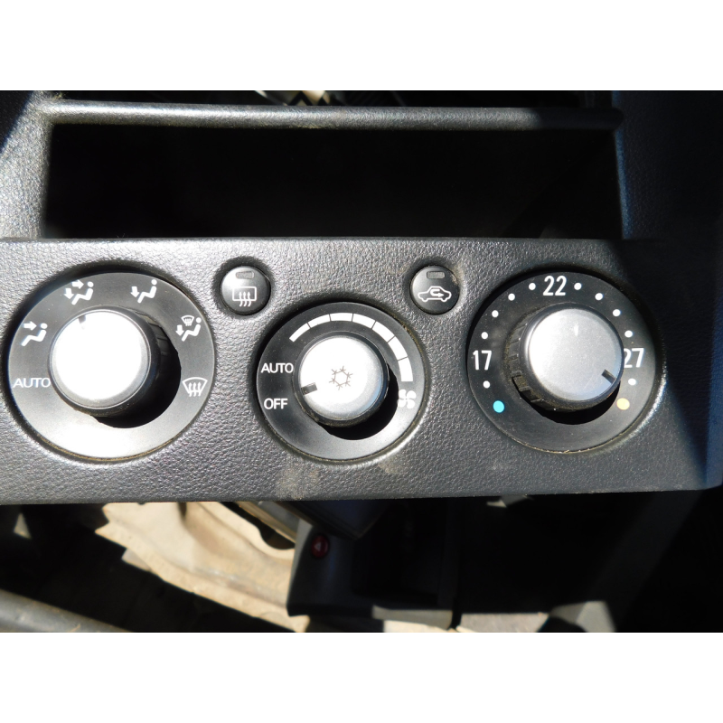 Блок управління клімат-контролем  MITSUBISHI OUTLANDER 1.  MR979972HA.