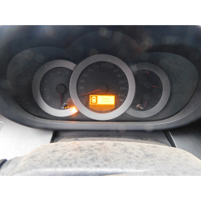 Панель приладів  TOYOTA  RAV 4. 2007р  2.2 D.