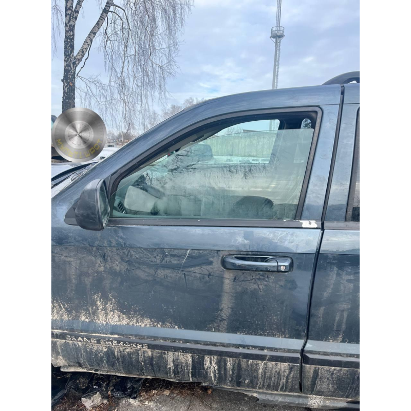 Двері передні ліві Jeep Grand Cherokee 2006р.