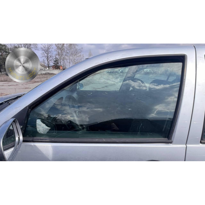 Скло рухове передньої лівої двері Volkswagen Golf 4