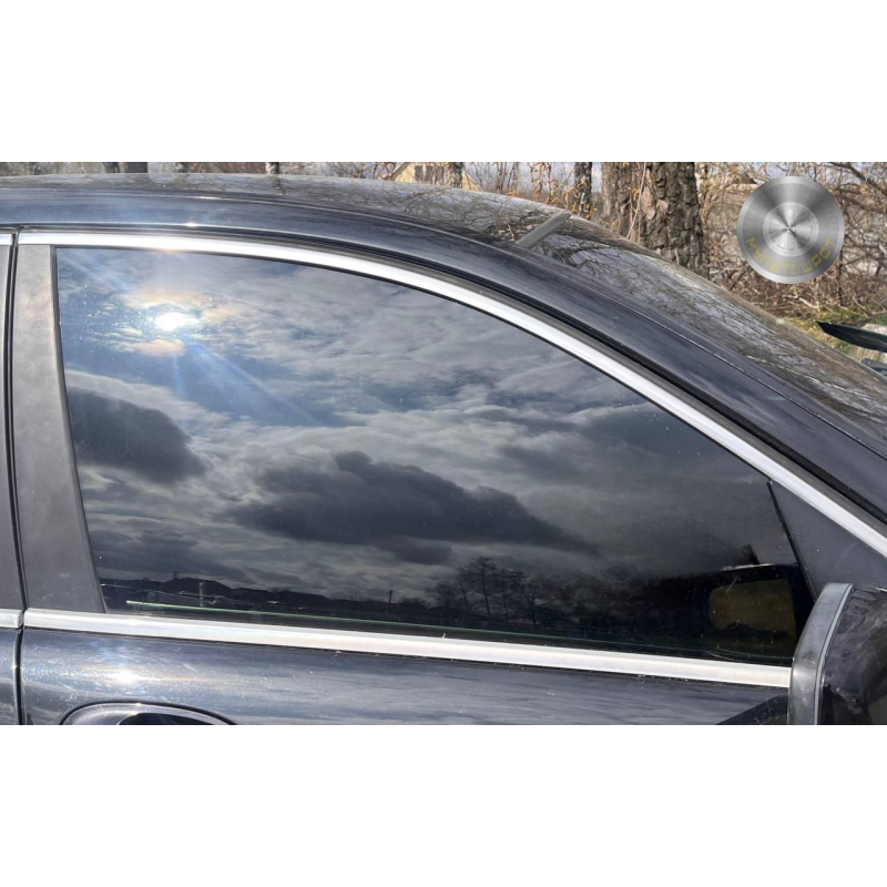 Скло передньої правої двері (рухоме, опускне) BMW 735 E65 2001–2005