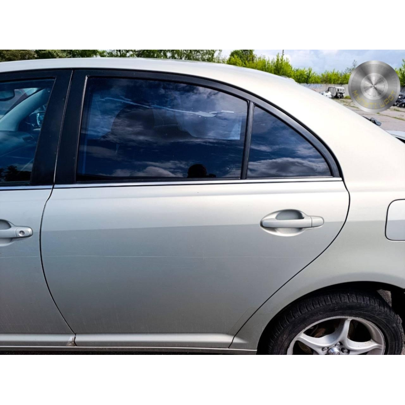 Двері задні ліві (голі) Toyota Avensis (2003–2008) б/у T25 дорестайл