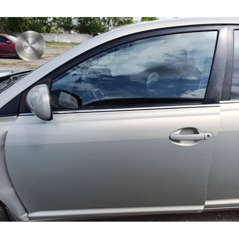 Двері передні ліві (голі) Toyota Avensis (2003–2008) б/у T25 дорестайл
